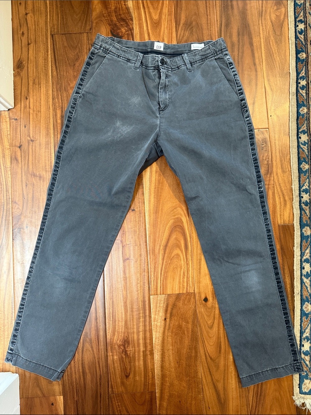 GAP Women’s Girlfriend Chino with Velvet Trim, size 6